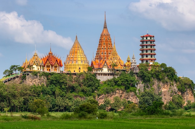 Wat Tham Suea bij de provincie Kanchanaburi in Thailand