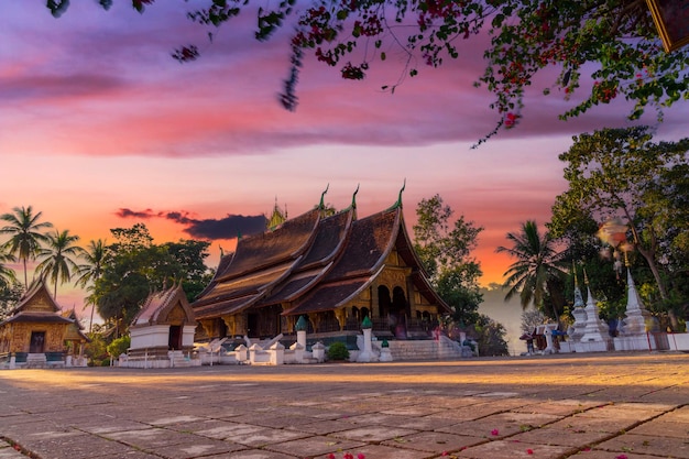 Il tempio della città dorata di wat xieng thong a luang prabang laos il tempio di xieng thong è uno dei più importanti monasteri del laos