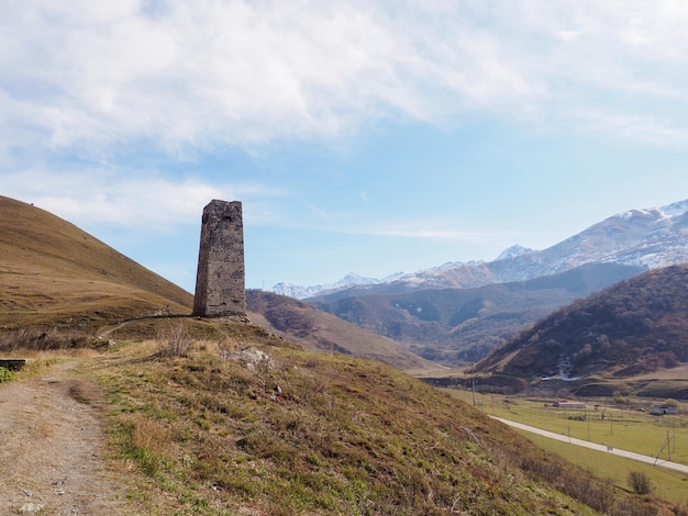 Photo watchtower of the alikovs ancient dargavs village city of the dead north ossetia alania republic russia