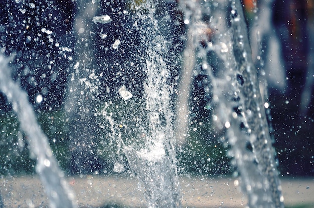 Water dat uit een fontein stroomt