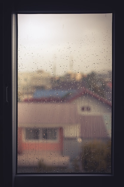 창에 물방울