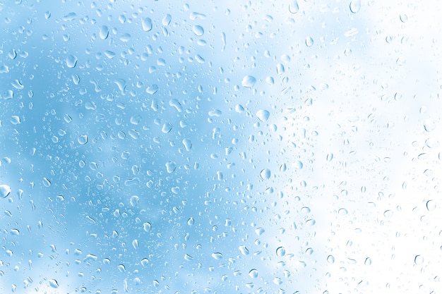 ガラスの水滴または雨滴