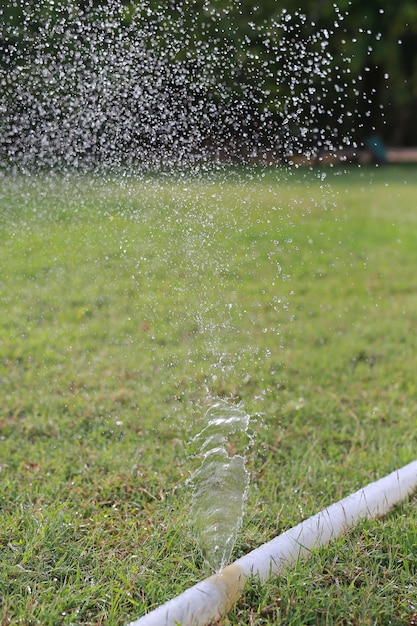 給水時に給水ホースが漏れを起こしている