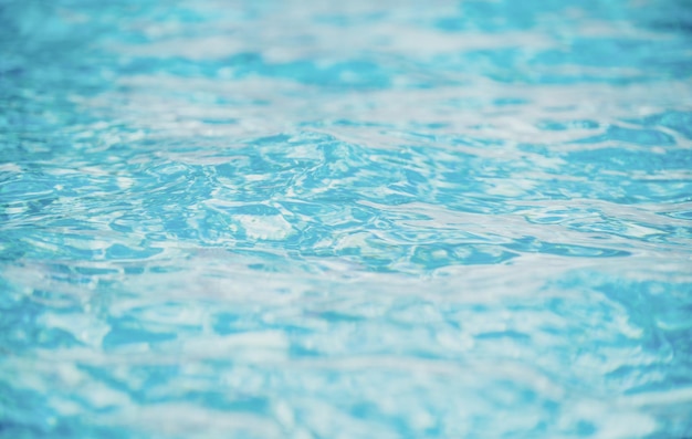 Water in zwembad achtergrond met hoge resolutie golf abstracte of golfde water texture