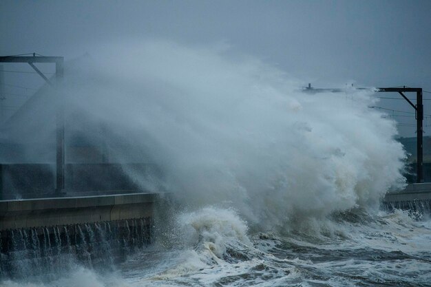 Foto water spetterend in de zee