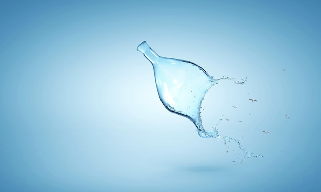 ガラス瓶から水しぶき。ミクストメディア