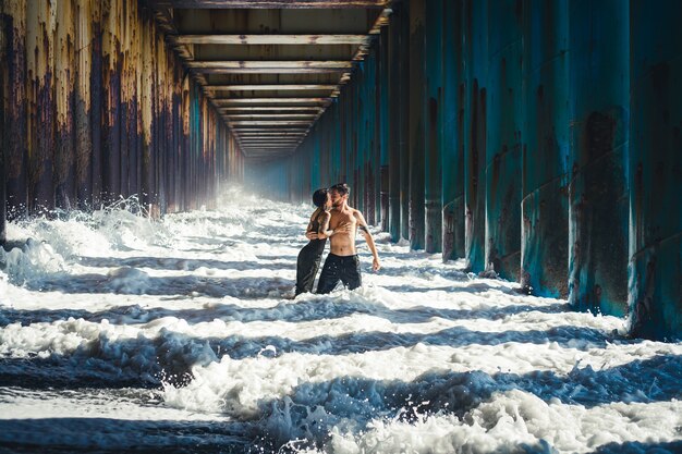 Tunnel d'acqua, inondazione, grande onda