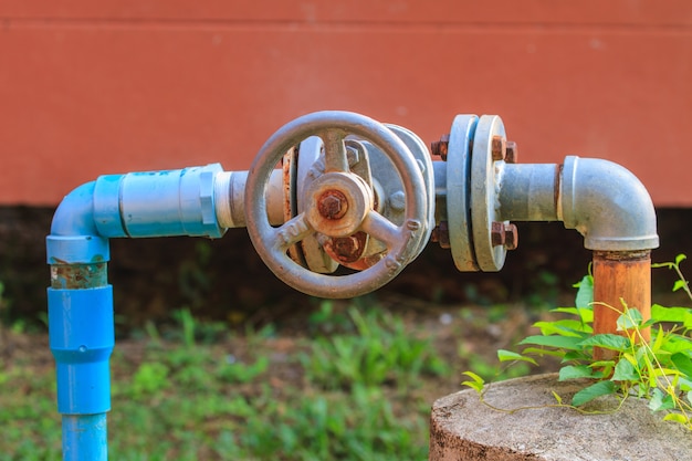 Water valve and steel pipe