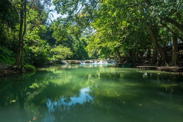 Cascata chet sao noi parco nazionale