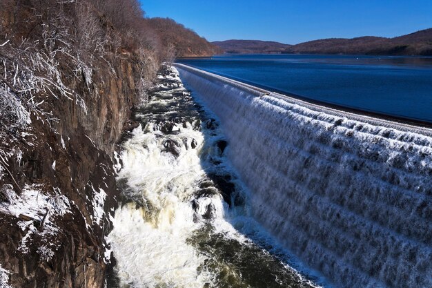 Водопад на плотине Кротон