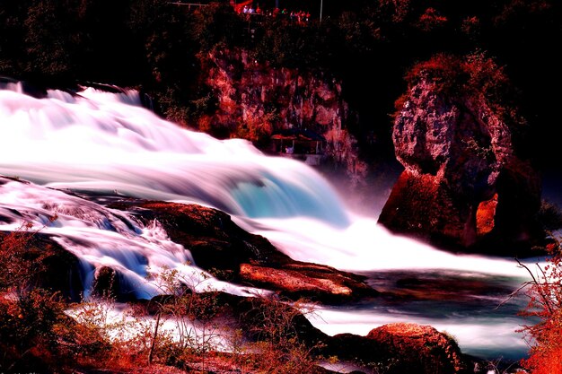 Photo waterfall in forest