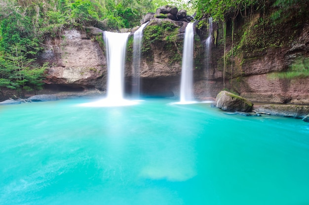 Водопад в национальном парке Таиланда