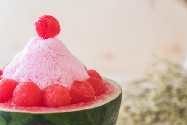 watermelon bingsu dessert