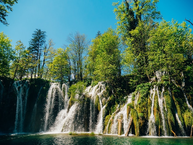 Foto waterval in het nationaal park plitvice meren kroatië waterfal