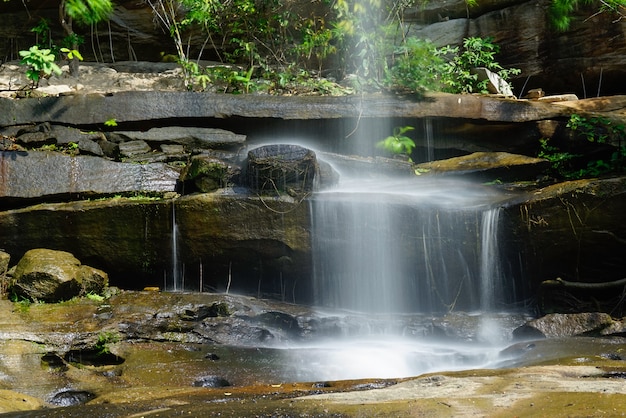 Foto waterval in thailand