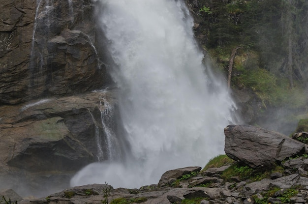 Waterval met grond