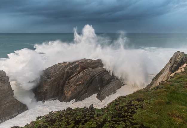 Waves of 10 meters on the Asturian coast