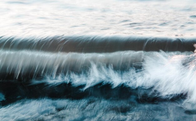 写真 黒海の波の詳細 長時間の露出 バトゥミ ジョージア