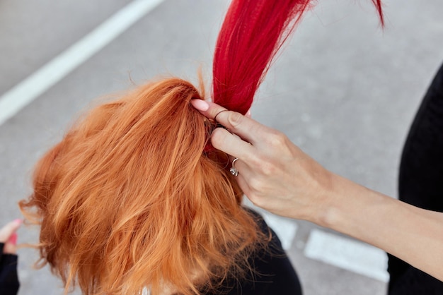 Photo weave braid girl in a hair salon