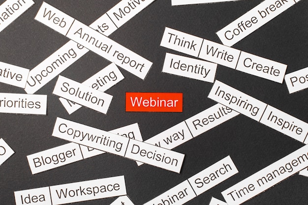 Webinar inscriptie omringd door andere inscripties