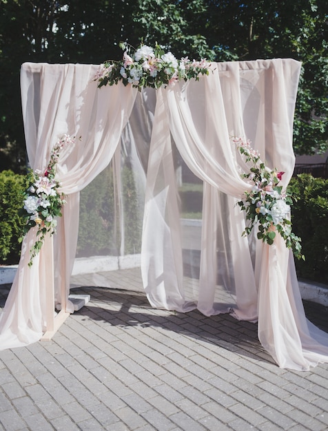 Photo wedding backdrop with flower