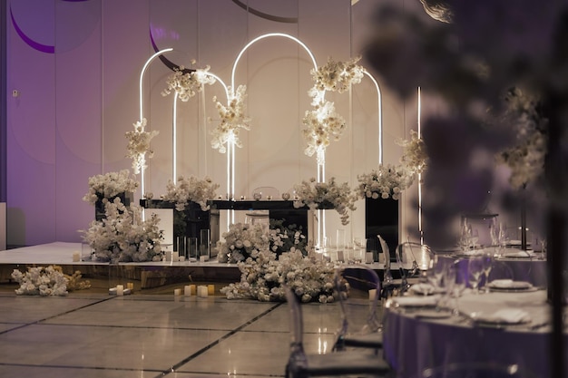 Photo wedding banquet decoration in delicate color