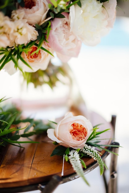 ウェディングブーケ蘭と牡丹ファインアートウェディングブーケと花の背景