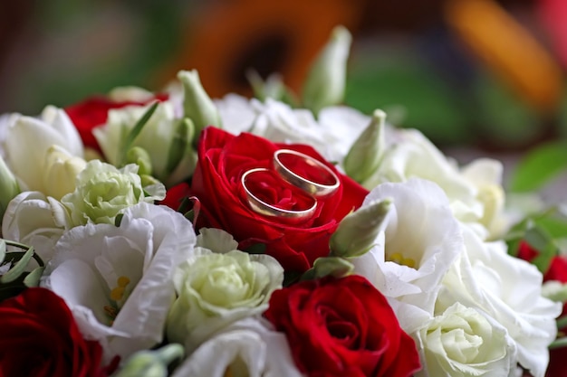 Wedding bouquet with wedding rings