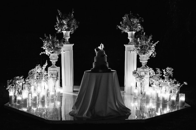wedding cake at the wedding of the newlyweds