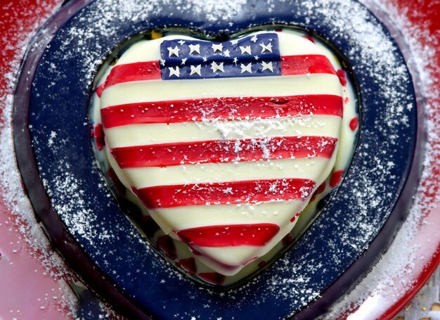 Photo wedding cake with flag