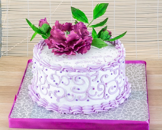 Wedding cake with flower