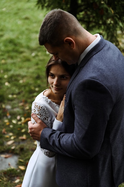 Wedding couple in autumn