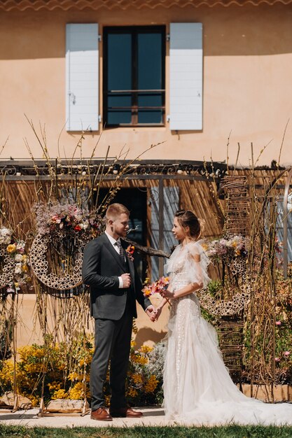 Wedding couple near a Villa in France.Wedding in Provence.