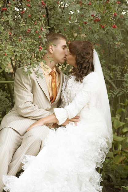 Photo wedding couple outdoor