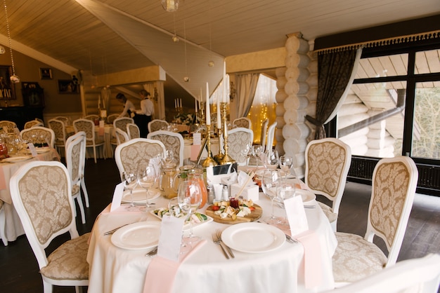 Wedding decor in a beautiful bright room