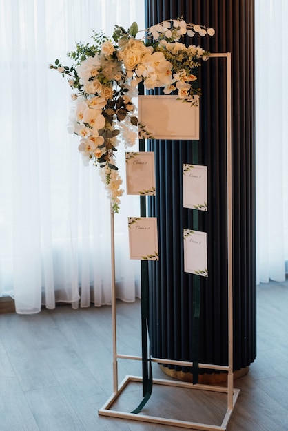 Wedding decor with natural flowers and elements