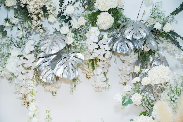 結婚式の花の背景背景カラフルな背景花の新鮮なバラの束