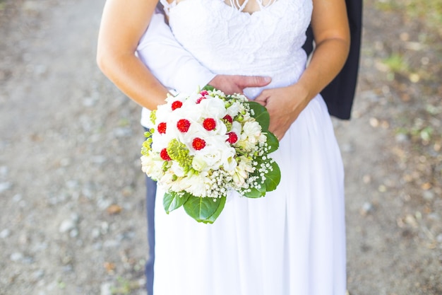 結婚式の花のバケツ