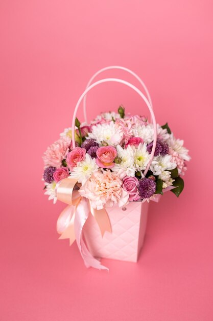 결혼식 어머니의 날 발렌타인 데이 여성의 날 모자 상자에 꽃 배열