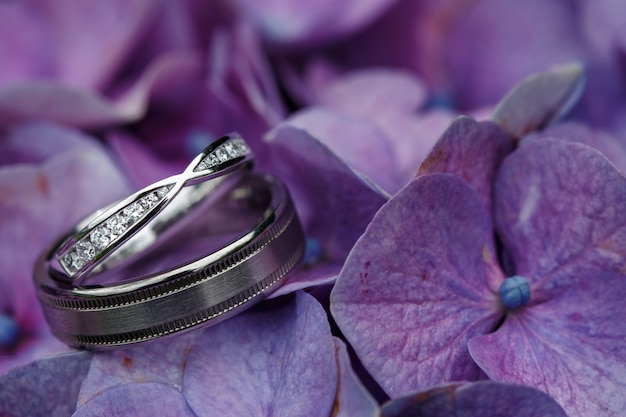 Wedding rings design with hydrangea flowers