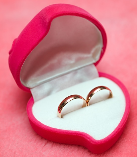 Wedding rings, gift box for the bride.