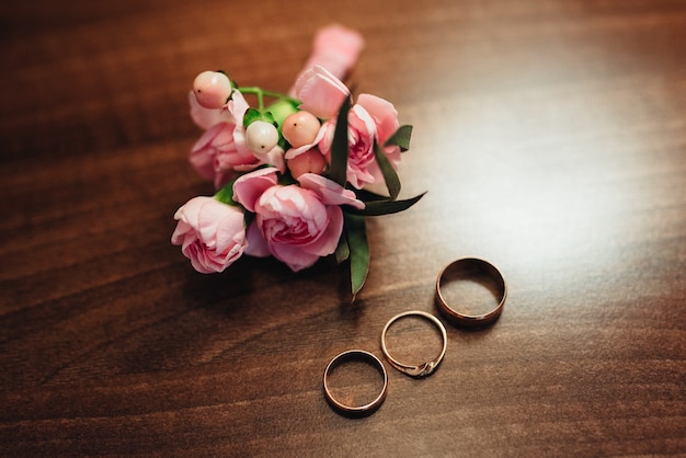 Wedding rings with a wedding decor