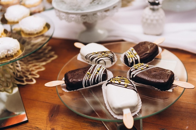 Foto torte per apparecchiare la tavola di nozze per il matrimonio