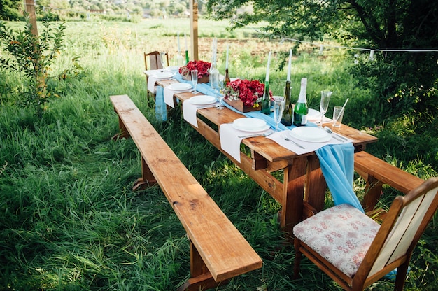 Wedding table setting in rustic style