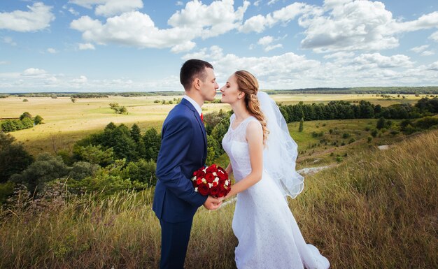 自然の結婚式の散歩