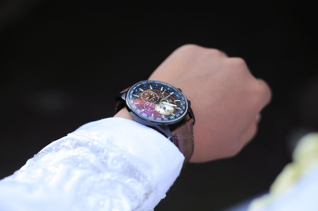 Orologio da sposa ed elegante sfondo di lusso per matrimoni