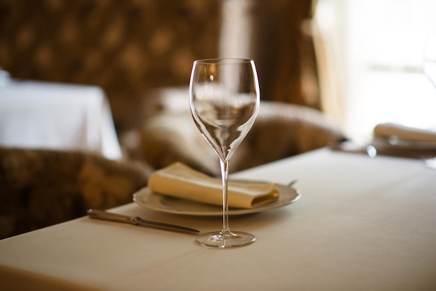 Foto matrimonio bianco elegante decorazione per banchetti un bicchiere