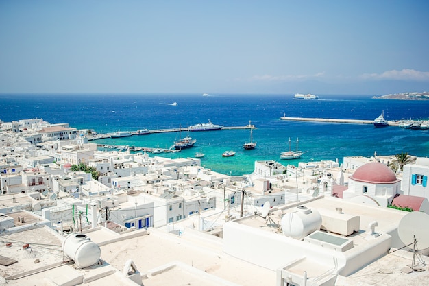 Weergave van traditionele Griekse dorp met witte huizen op het eiland Mykonos