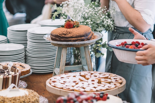 Weergave van zoete desserts op een feest