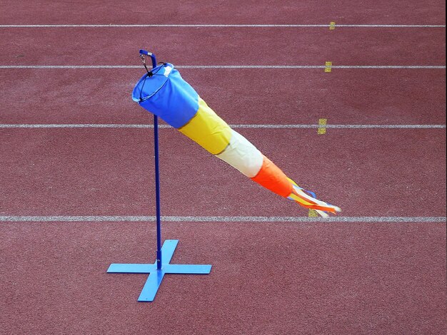 Foto weerkegel op het sportveld